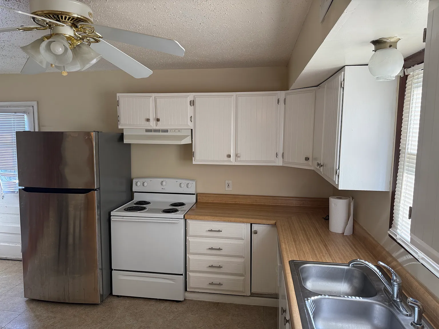 2 bed, 1.5 bath, 1248 sqft, $1,250 — Photo 3