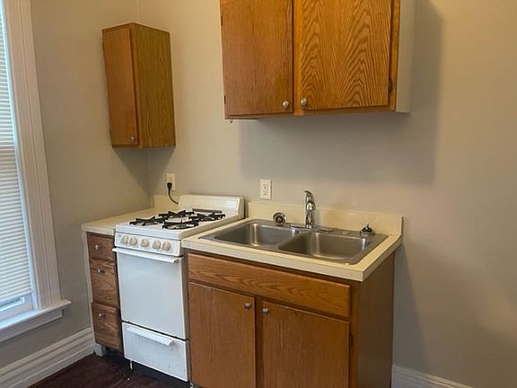 3rd image of 236 Oxford St APT 2