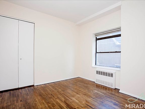 3rd image of 304 E 20th St APT 7c