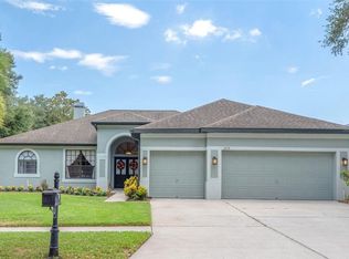 2219 Longmore Cir, Valrico, FL 33596