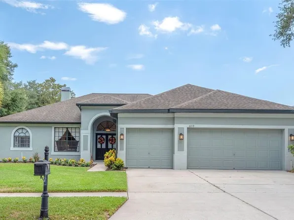 2219 Longmore Cir, Valrico, FL 33596