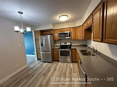 7220 York Ave S #505 — Photo 8