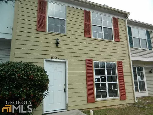 5705 Wells Cir photo 1