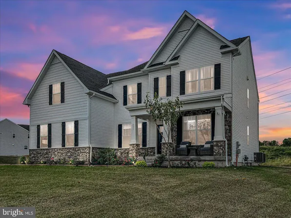201 Emerald Ct, Spring City, PA 19475