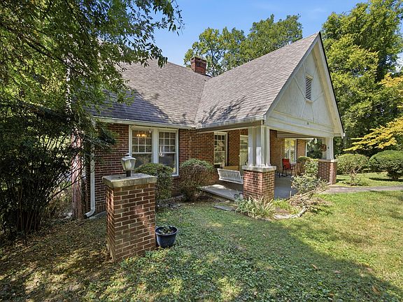 4th image of 706 Mount Vernon Cir