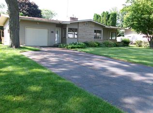 116 Mohawk Dr, Beaver Dam, WI 53916