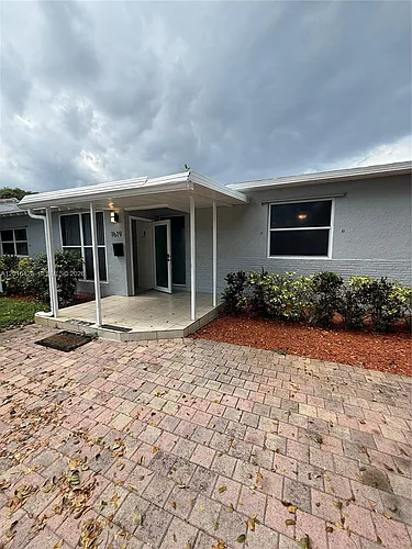 1619 Shenandoah St Photo 1