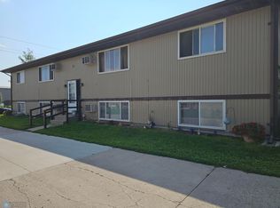 2911 7th Ave N, Fargo, ND 58102