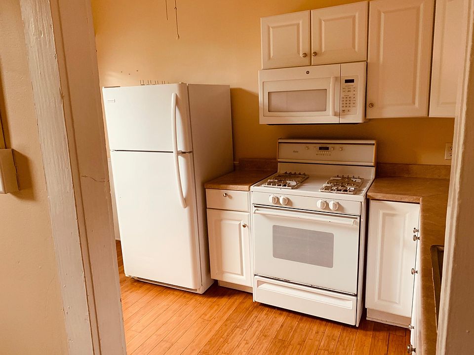 2nd image of 1430 Debarr St