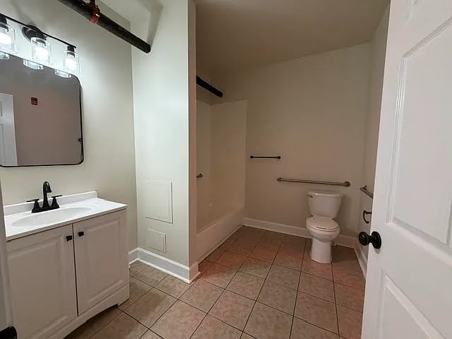 141-147 W Market St #1D — Photo 5