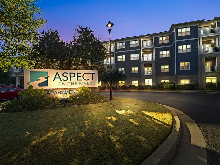 Aspect on the River — Photo 1