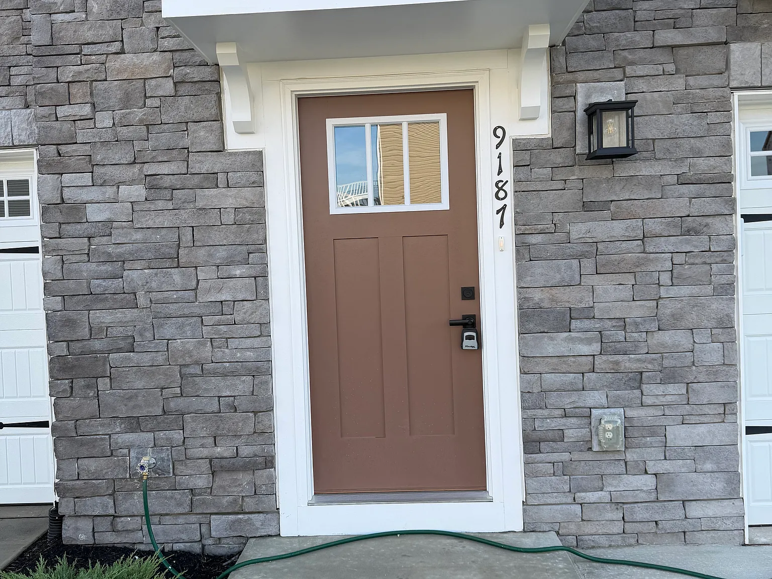 3 bed, 2.5 bath, 1916 sqft, $2,795 — Photo 3