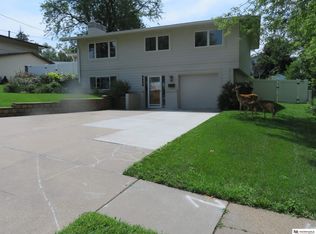 1228 Saint Andrews Rd, Bellevue, NE 68005