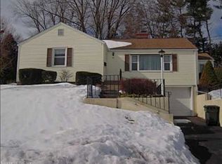 45 Foxridge Rd, West Hartford, CT 06107