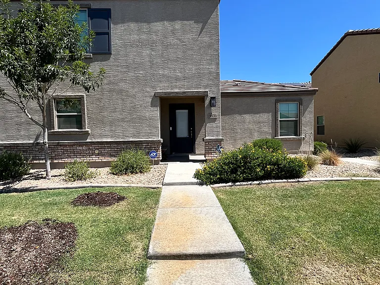 3831 S 79th Dr — Photo 3