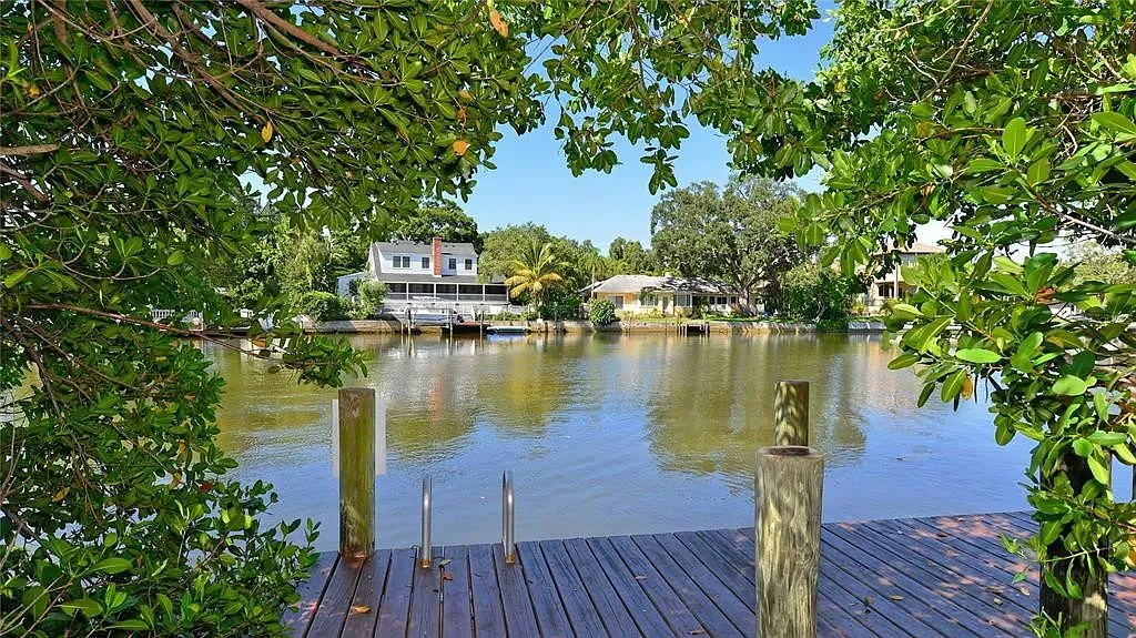 1 bed, 576 sqft, $1,800 — Photo 1