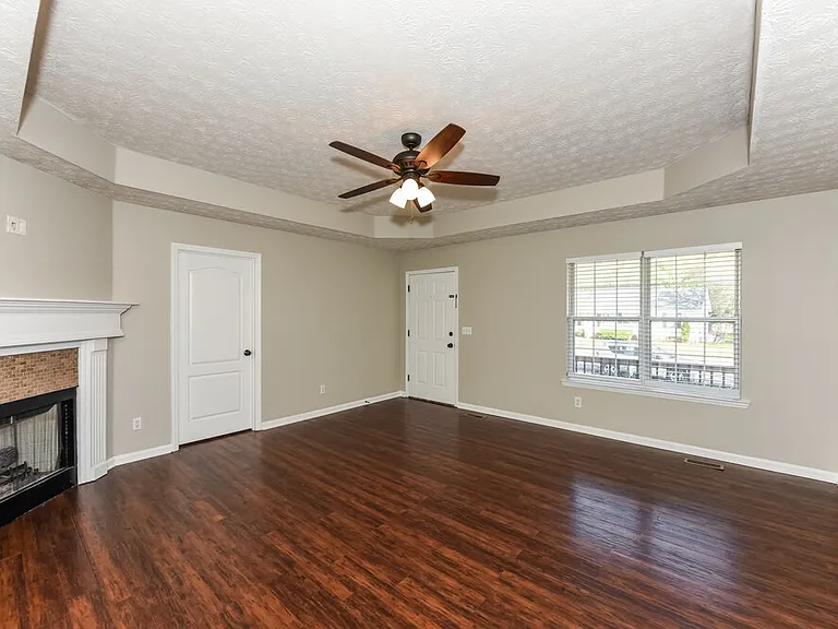 2403 Sawmill St — Photo 4