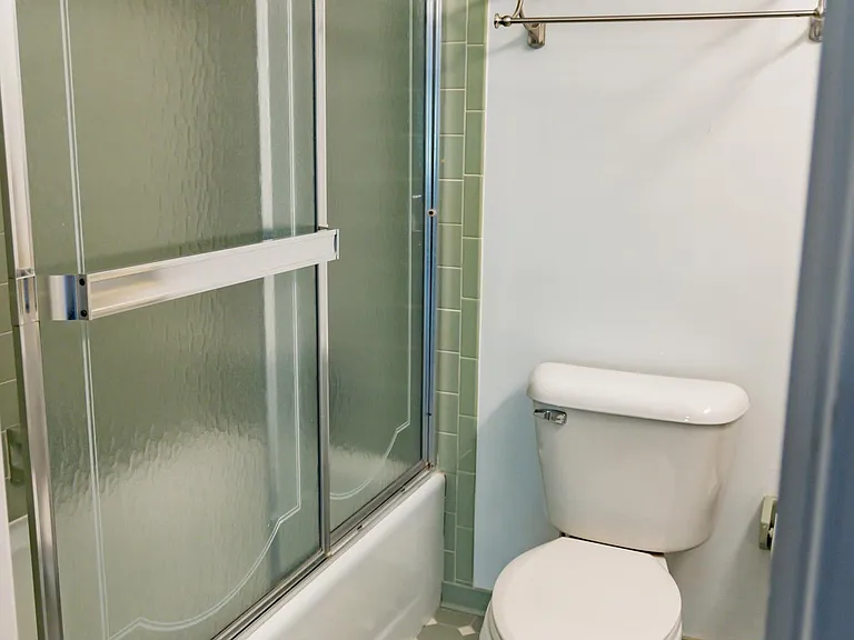 817 Botetourt Gdns — Photo 53