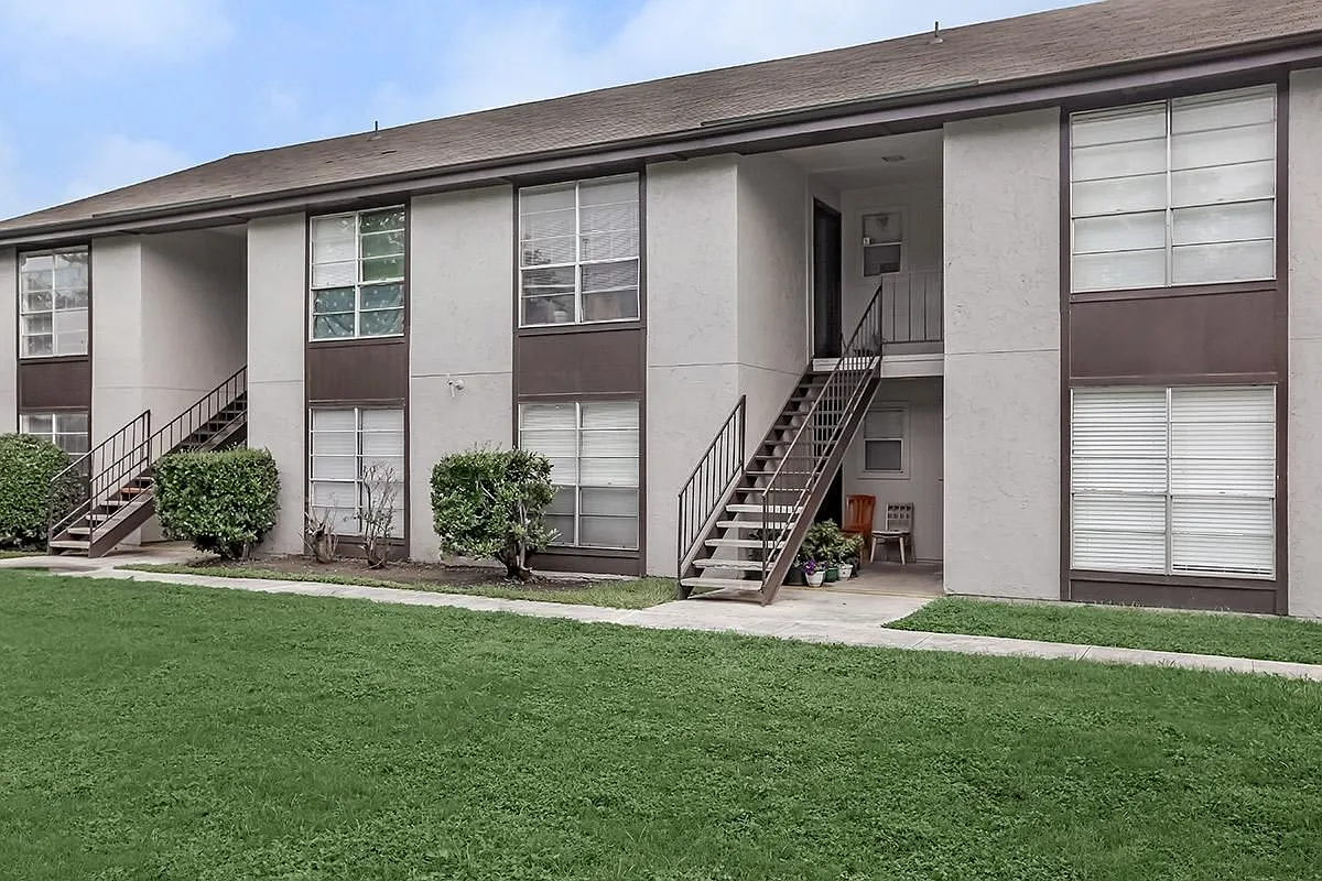 Marigold Apartments — Photo 1