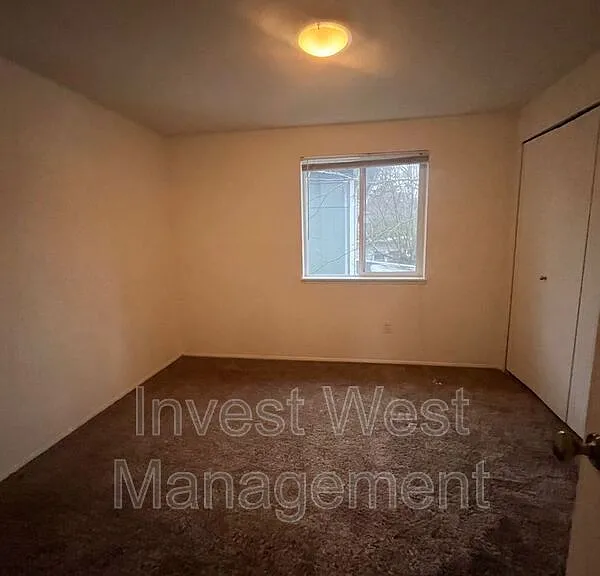 9031 N Saint Louis Ave — Photo 11