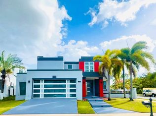 60 Via Pelicanos, Toa Baja, PR 00949