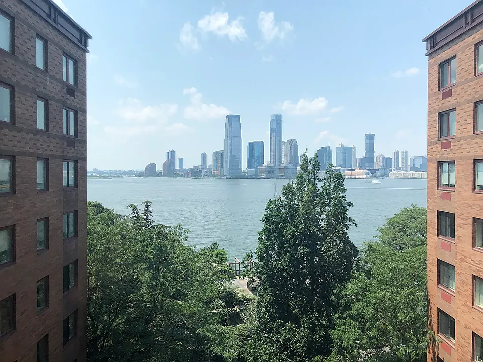 50 Battery Pl #6B