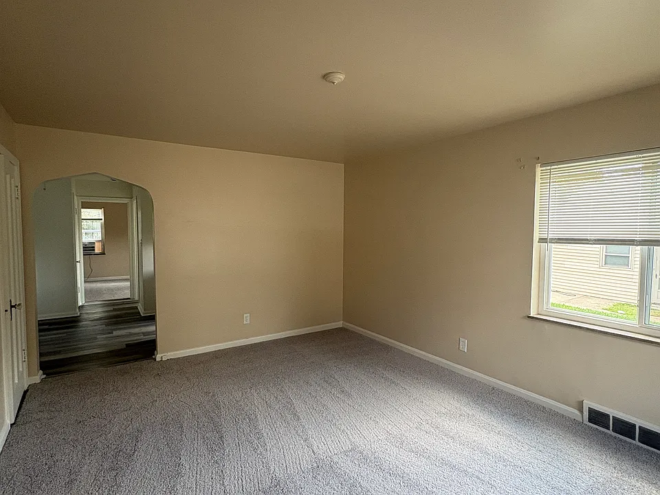 303 Bank Ave #2