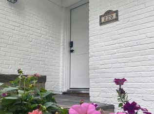 220 Buckingham Rd, Tenafly, NJ 07670