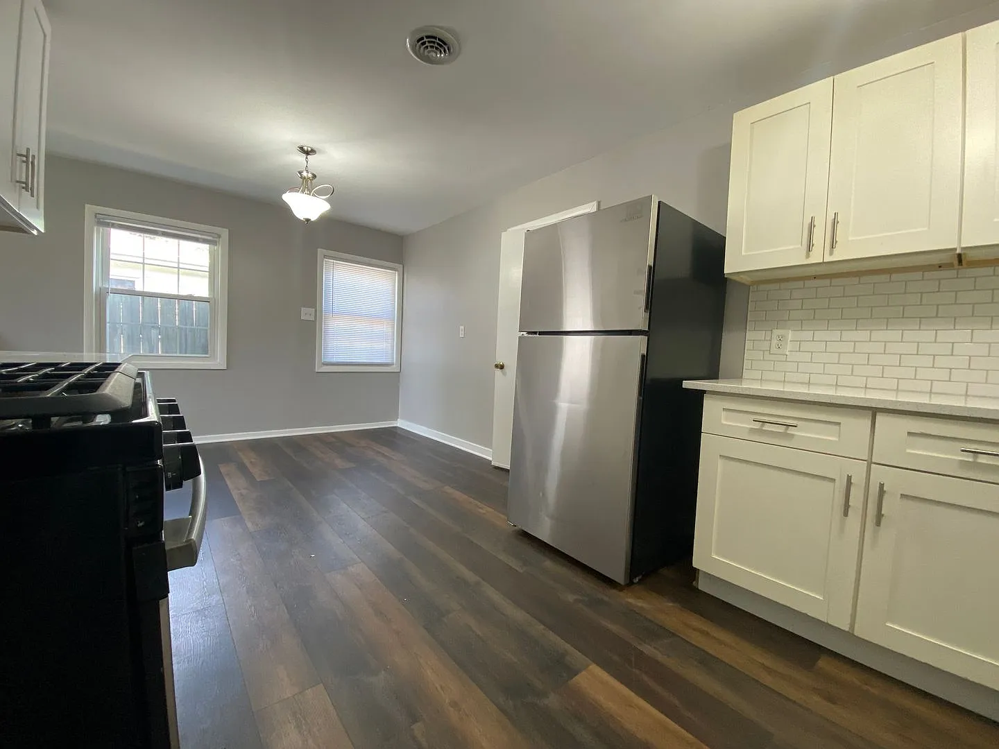 3 Bedroom Home With Central Air — Photo 4