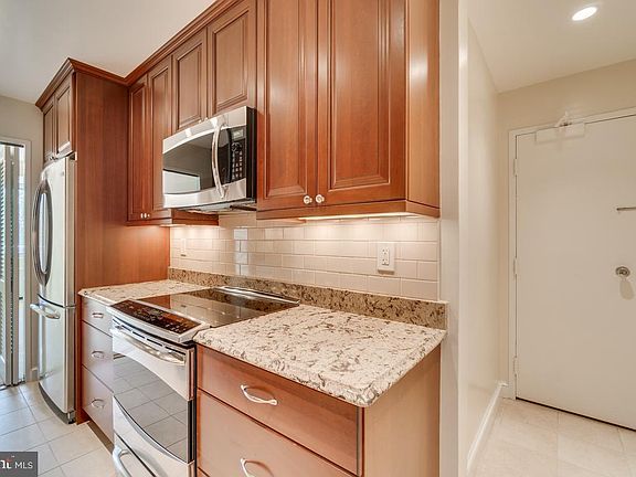 5th image of 3900 Watson Pl NW #B-g2a