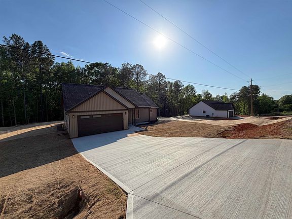 3rd image of 187 Susans Rd