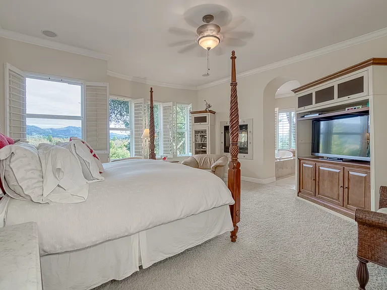 2703 Brush Creek Rd — Photo 40