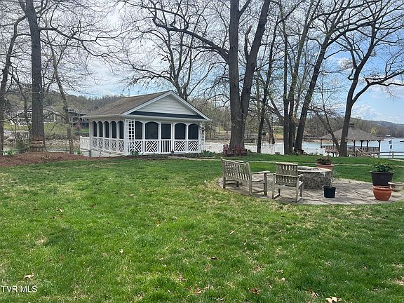 2nd image of 557 Lake Point Dr