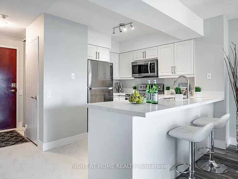 750 Bay St #2306 — Photo 4
