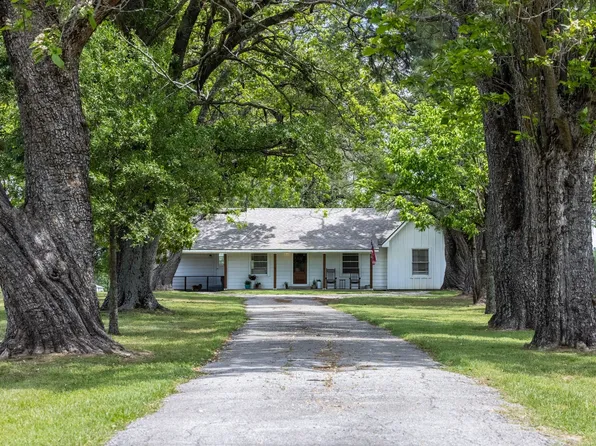 1100 Rs County Rd #3150, Emory, TX 75440