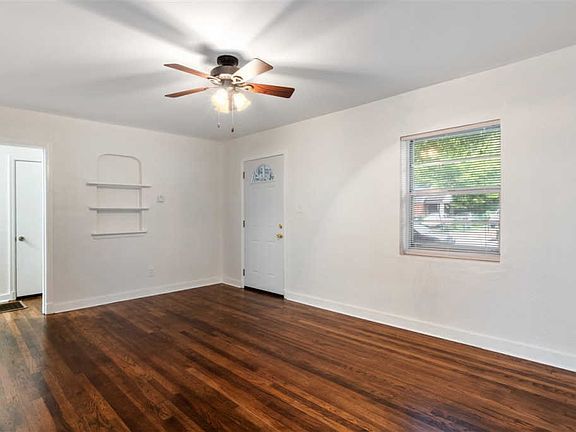 5th image of 1431 Salem St