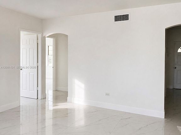 3rd image of 1220 E 10th Ave