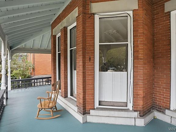 4th image of 46 Whitney Pl