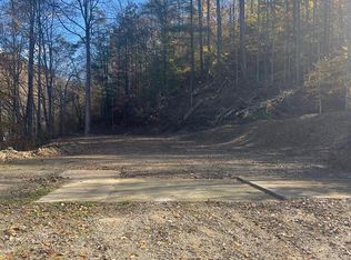 49 Winter Dr, Topmost, KY 41862