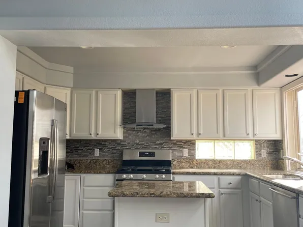 9185 S Roadrunner Dr, Littleton, CO 80129