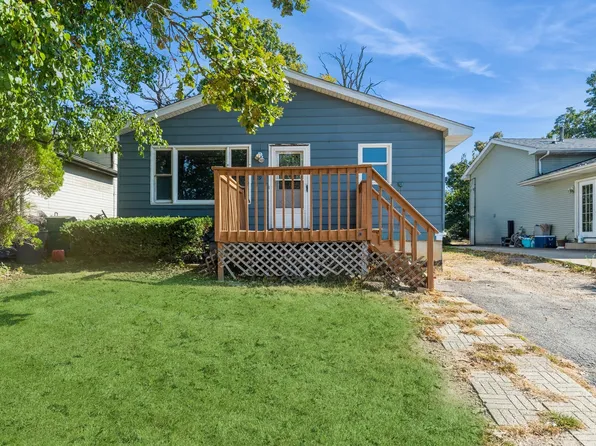 1219 Sunset Dr, Round Lake Beach, IL 60073