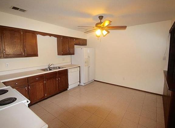 4th image of 8025 E 130th Ct