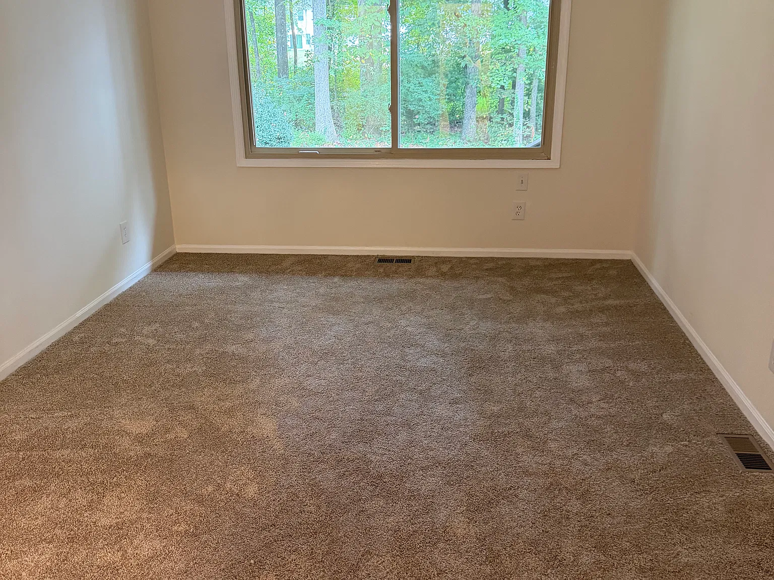 3 bed, 1288 sqft, $2,350 — Photo 2