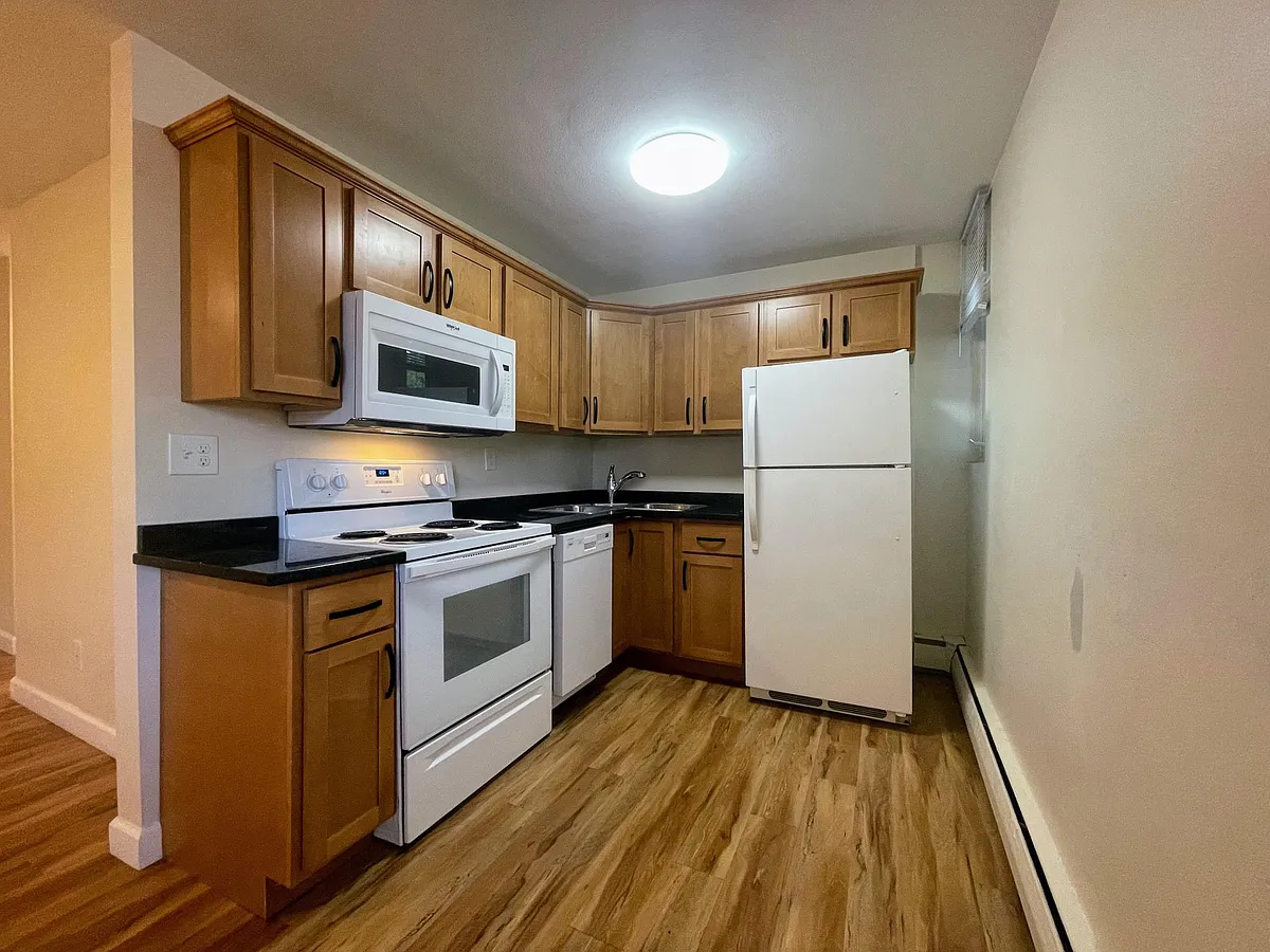 Building Photo - 405 6th Ave SE #124