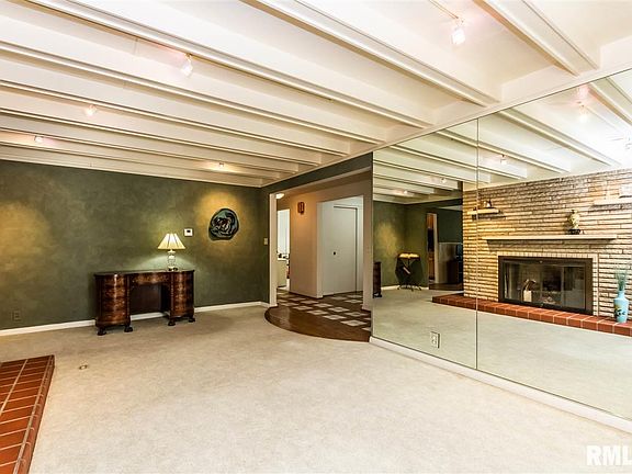 5th image of 5621 N Woodland Ct