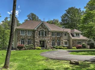 5 Old Mine Rd, Lebanon, NJ 08833