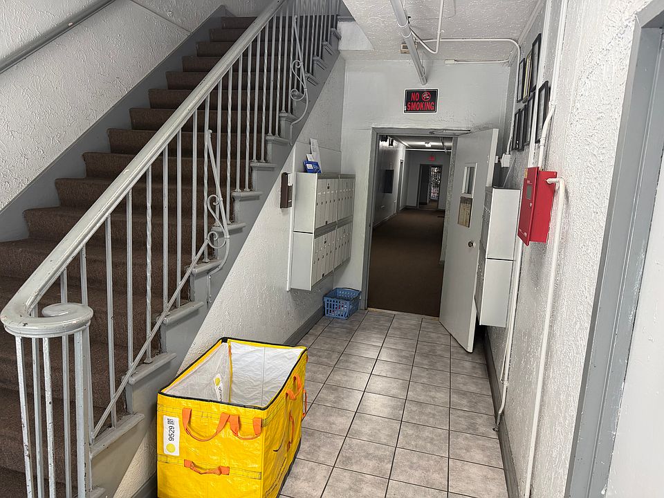 1st image of 246 1/2 S Kenmore Ave #N203