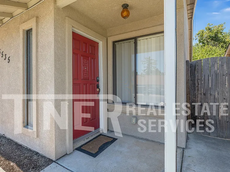 5535 E Knoll Dr — Photo 6