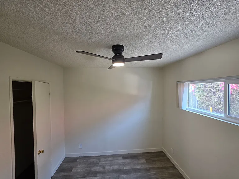 411 N Bush St — Photo 17