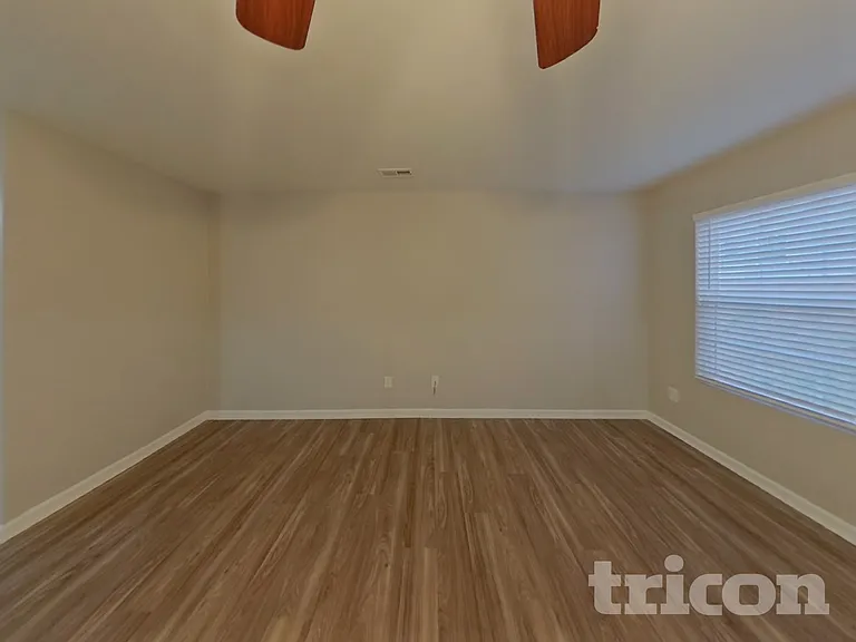 253 Aershire Ct — Photo 2